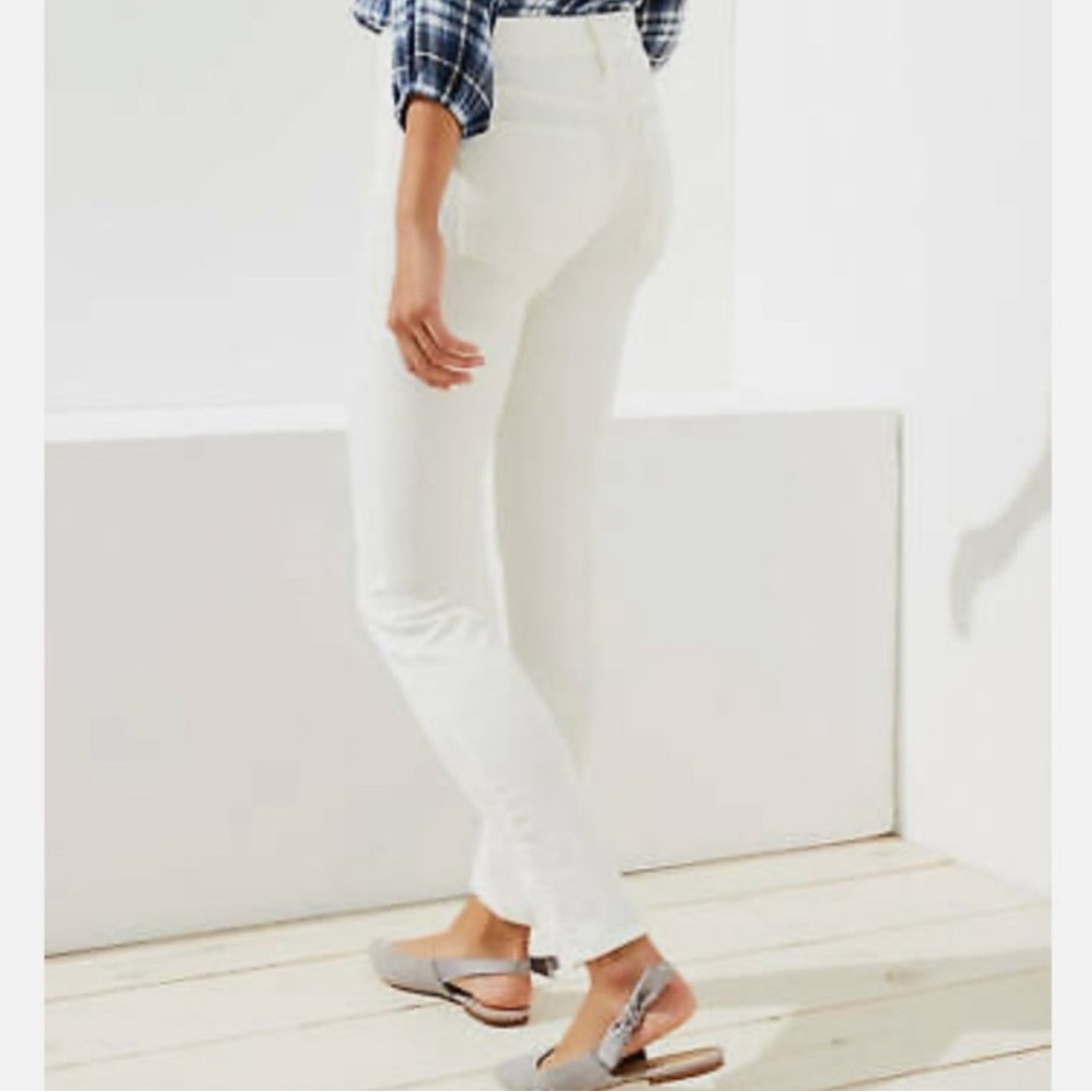 Skinny curvy Corduroy Pants. Ivory color. Excellent condition